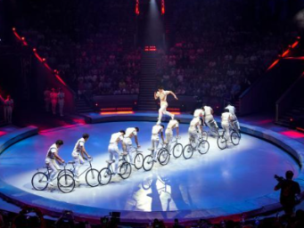 中国杂技在俄罗斯摘金夺铜