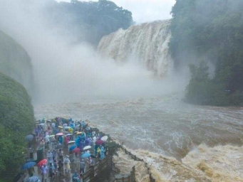 贵州黄果树瀑布迎来2025年入汛最大水量